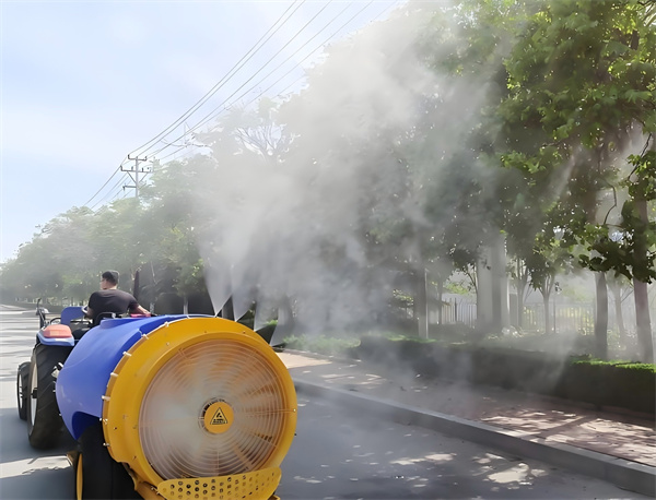 Por que os agricultores de pomar preferem o pulverizador de pomar rebocado? Economia de tempo e proteção completa de árvores frutíferas